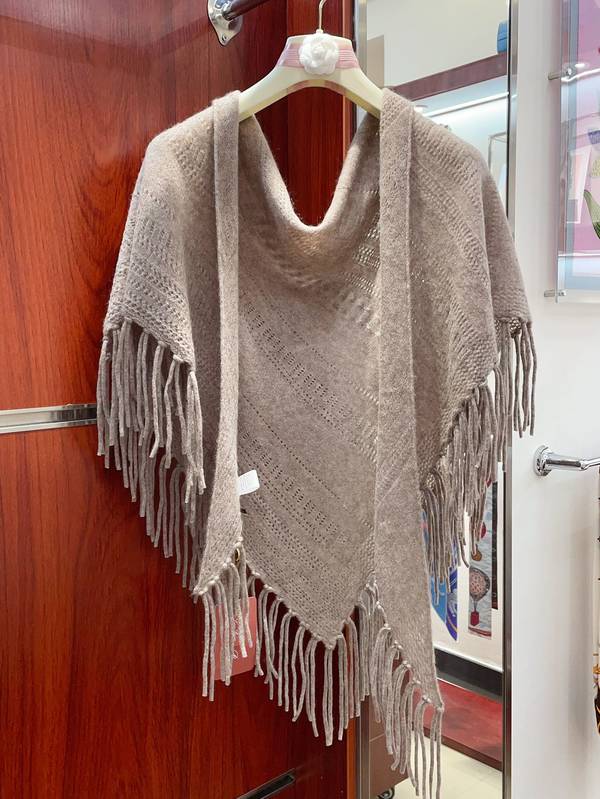 Loro Piana Cloak LPC00038 Loro Piana Cloak LPC00038